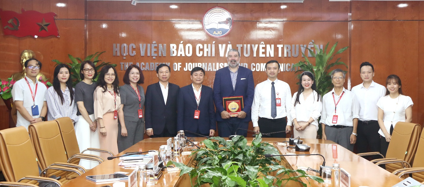 Học viện tiếp và làm việc với chuyên gia của Đại học Sydney