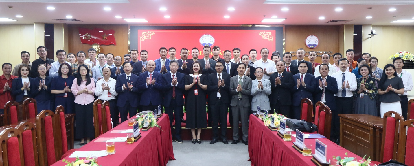 Khai giảng Lớp bồi dưỡng công tác quản lý báo chí dành cho cán bộ quản lý báo chí của nước CHDCND Lào năm 2025