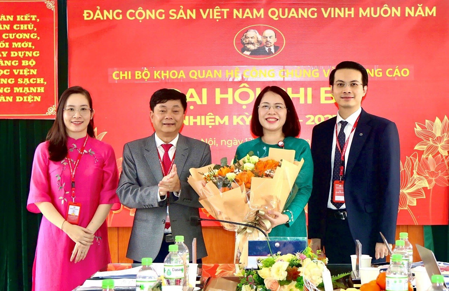 Chi bộ Khoa Quan hệ công chúng và Quảng cáo tổ chức thành công Đại hội Chi bộ nhiệm kỳ 2025-2027