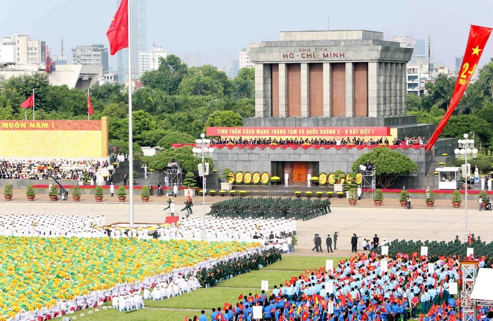 Xử lý mối quan hệ dân tộc - giai cấp qua Cách mạng Tháng Tám năm 1945
