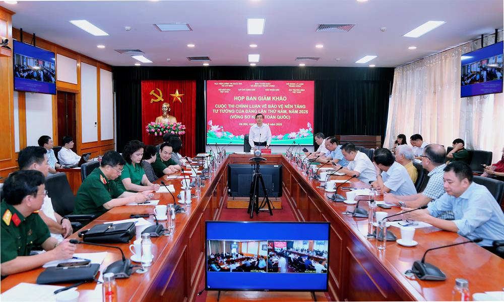 Họp Ban Giám khảo Cuộc thi chính luận về bảo vệ nền tảng tư tưởng của Đảng lần thứ Năm, năm 2025 (Vòng Sơ khảo toàn quốc)