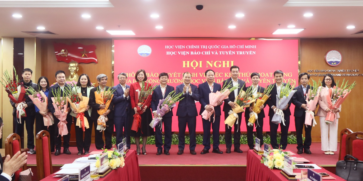Hội nghị thông báo Quyết định kết thúc hoạt động của Hội đồng trường Học viện Báo chí và Tuyên truyền