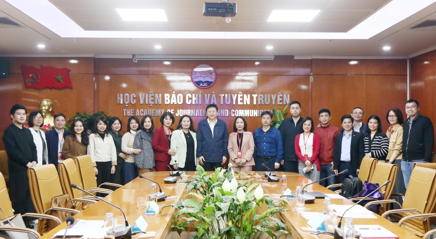 Học viện Báo chí và Tuyên truyền trao đổi học thuật với Viện Khoa học xã hội Trung Quốc