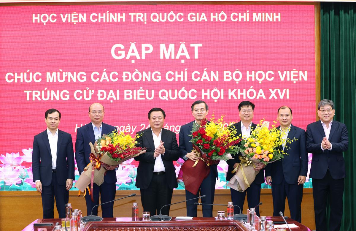 Học viện Chính trị quốc gia Hồ Chí Minh gặp mặt, chúc mừng các cán bộ trúng cử đại biểu Quốc hội khóa XVI