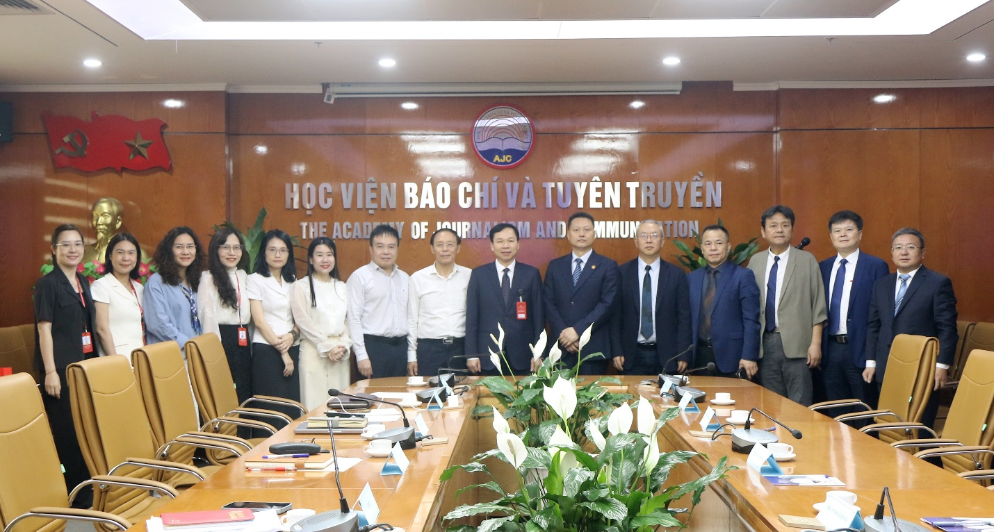 Học viện tiếp và làm việc với đoàn công tác Đại học Quảng Tây, Trung Quốc