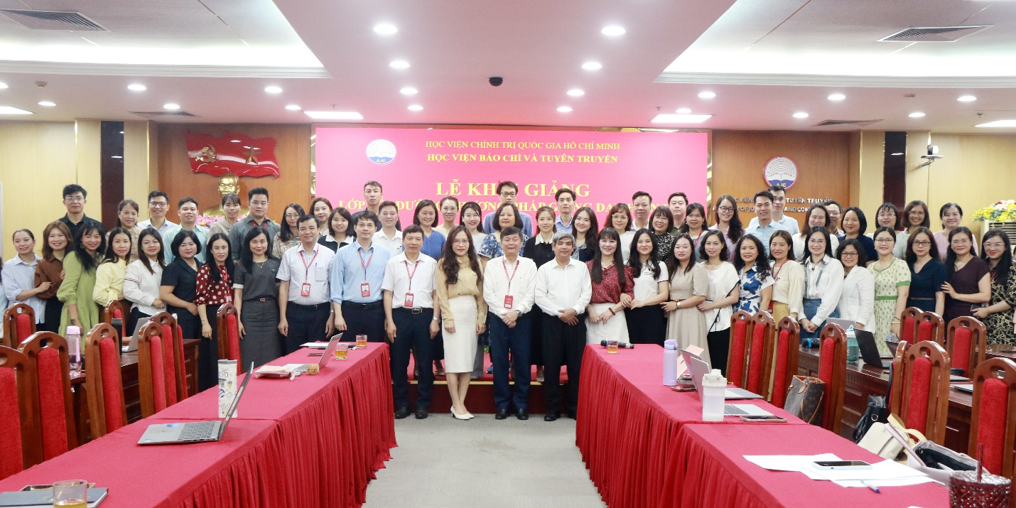 Khai giảng Lớp bồi dưỡng phương pháp giảng dạy hiện đại