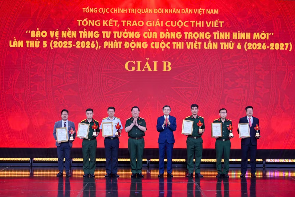 Trao giải Cuộc thi viết 'Bảo vệ nền tảng tư tưởng của Đảng trong tình hình mới' lần thứ 5