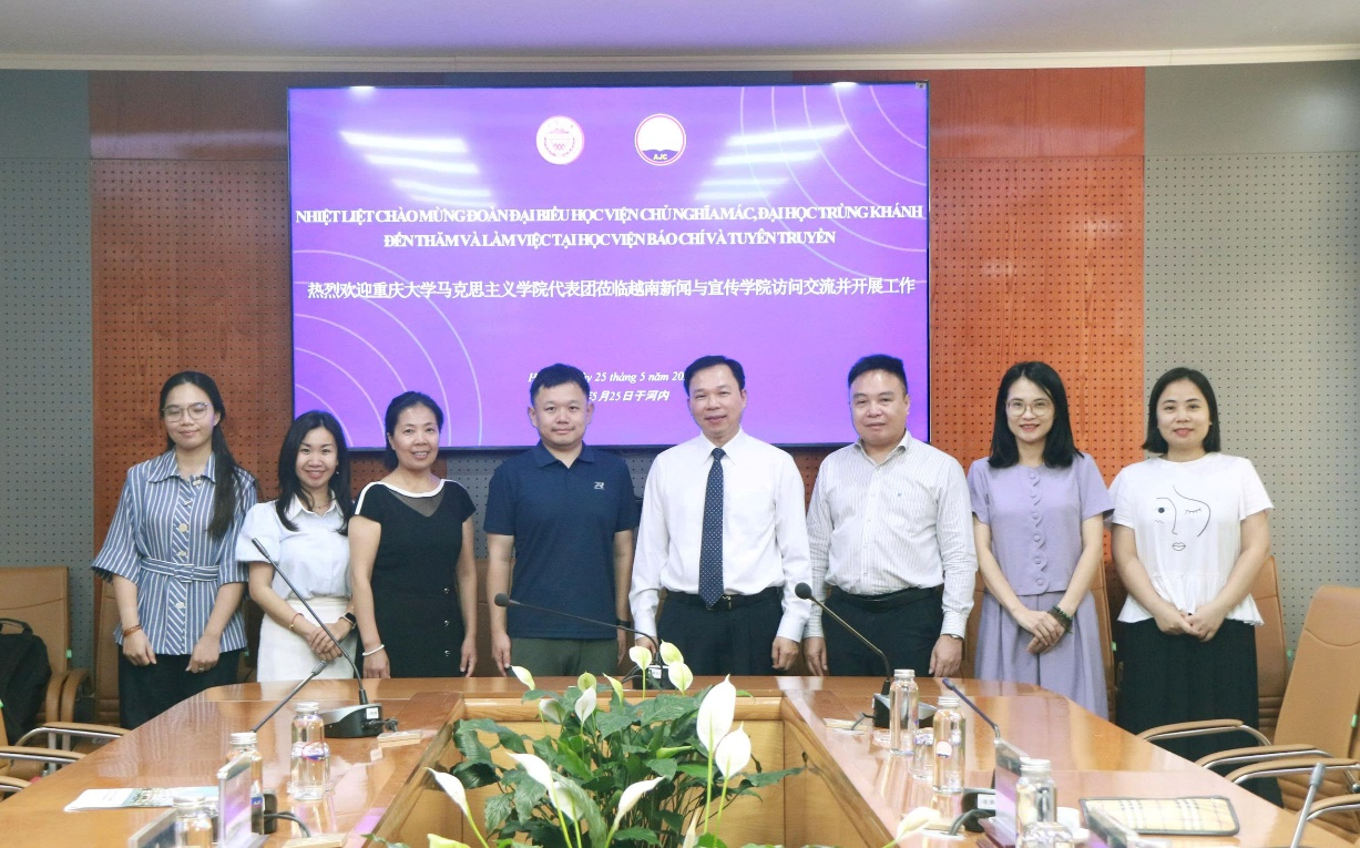 Học viện tiếp và làm việc với Đoàn công tác Học viện Chủ nghĩa Mác, Đại học Trùng Khánh, Trung Quốc