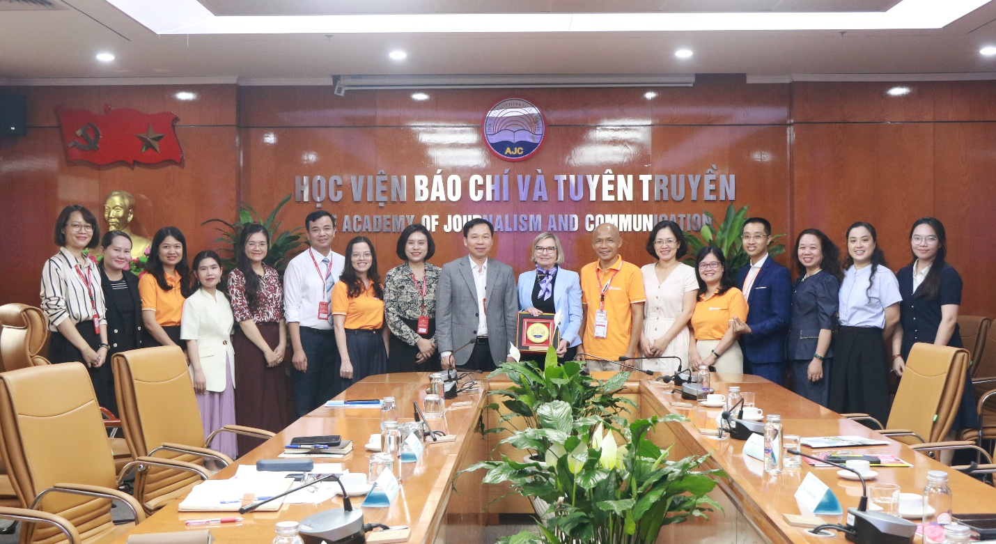 Học viện tiếp và làm việc với Phó Chủ tịch Hội chợ sách quốc tế Frankfurt Book Fair (Đức)