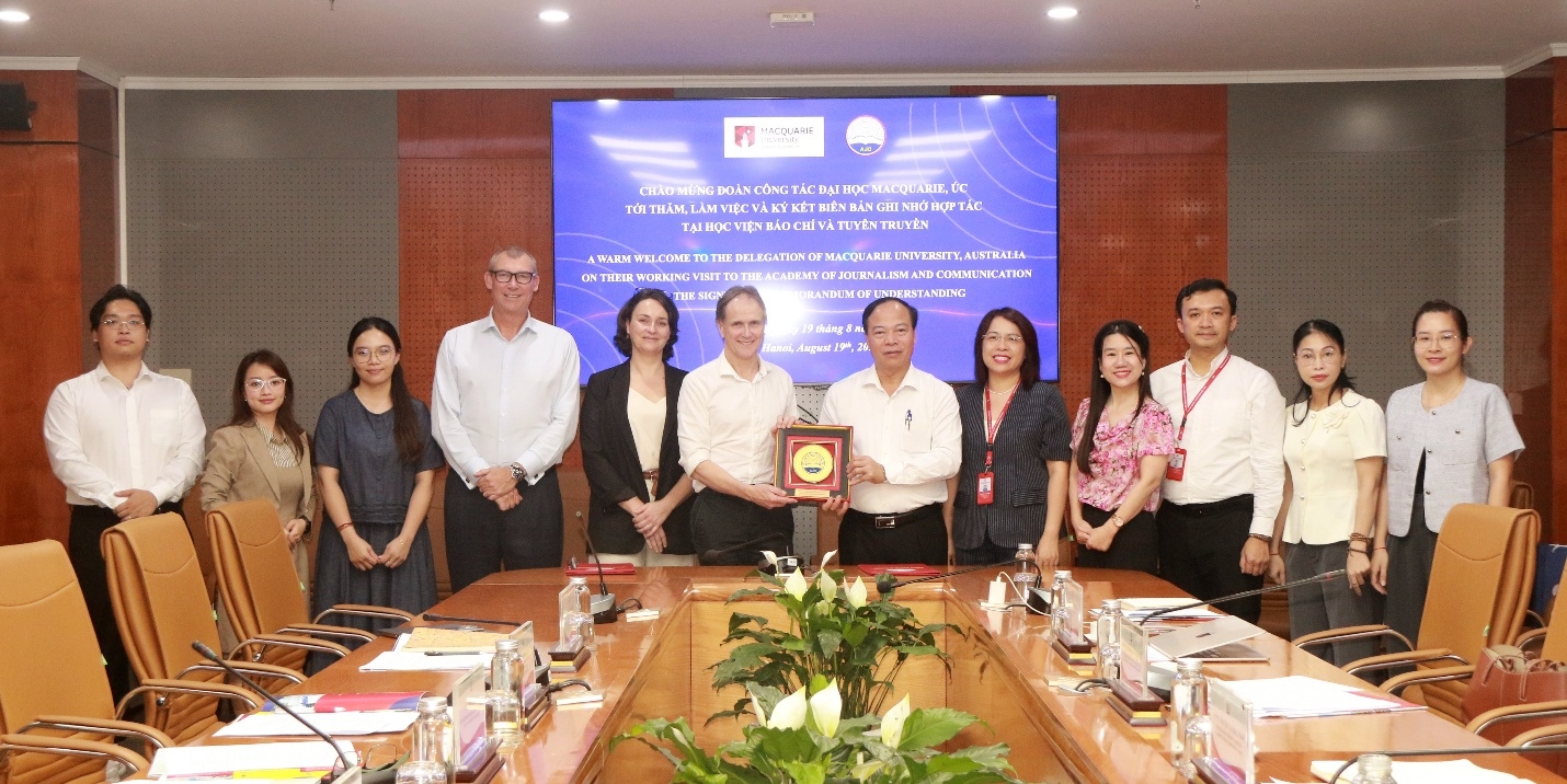 Học viện tiếp và làm việc với đoàn đại biểu Đại học Macquarie (Úc)