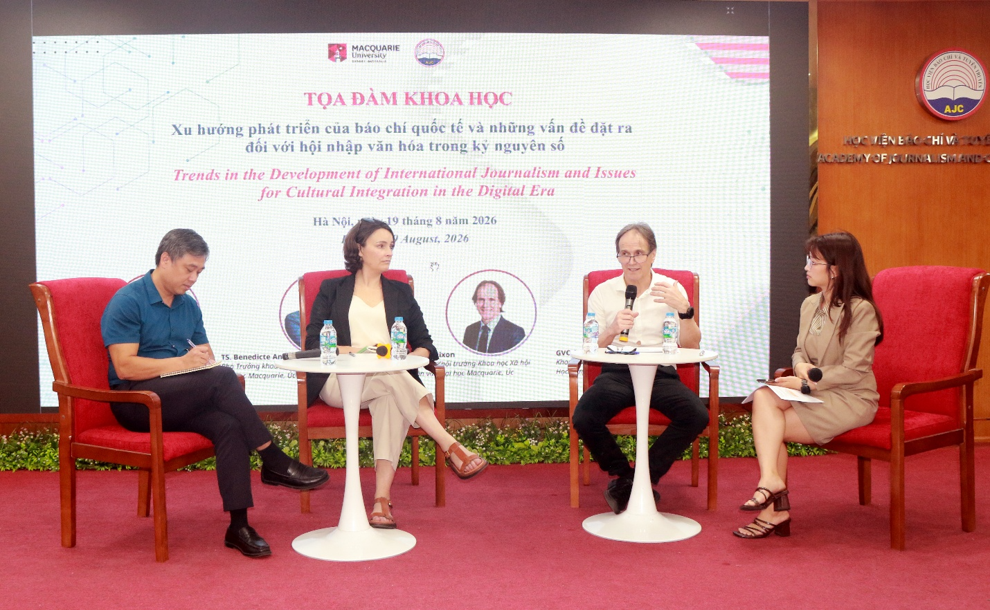 Toạ đàm khoa học: “Xu hướng phát triển của báo chí quốc tế và những vấn đề đặt ra đối với hội nhập văn hóa trong kỷ nguyên số”