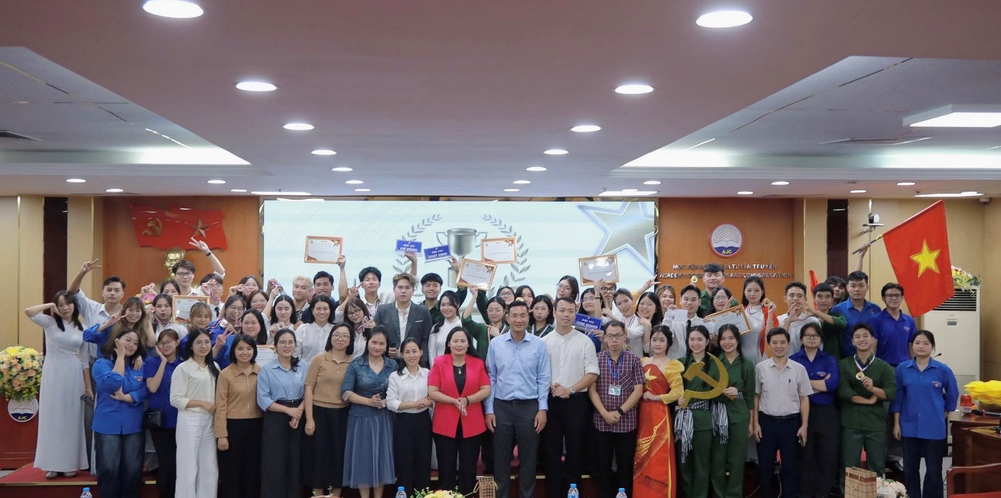Chương trình “Xây dựng Đảng - Soi sáng niềm tin” của sinh viên Khoa Xây dựng Đảng