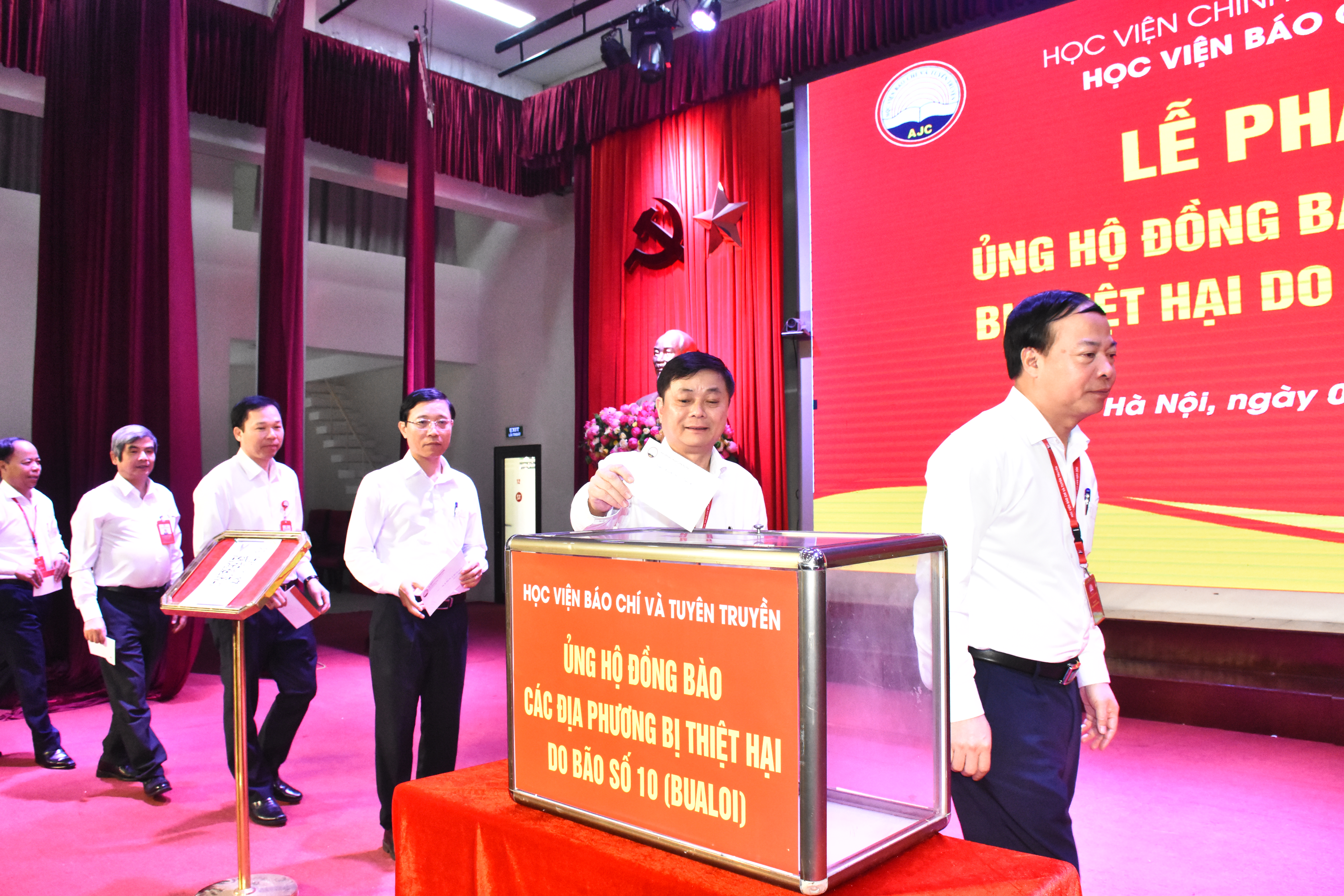 Học viện Báo chí và Tuyên truyền phát động ủng hộ đồng bào các địa phương bị thiệt hại do cơn bão số 10 
