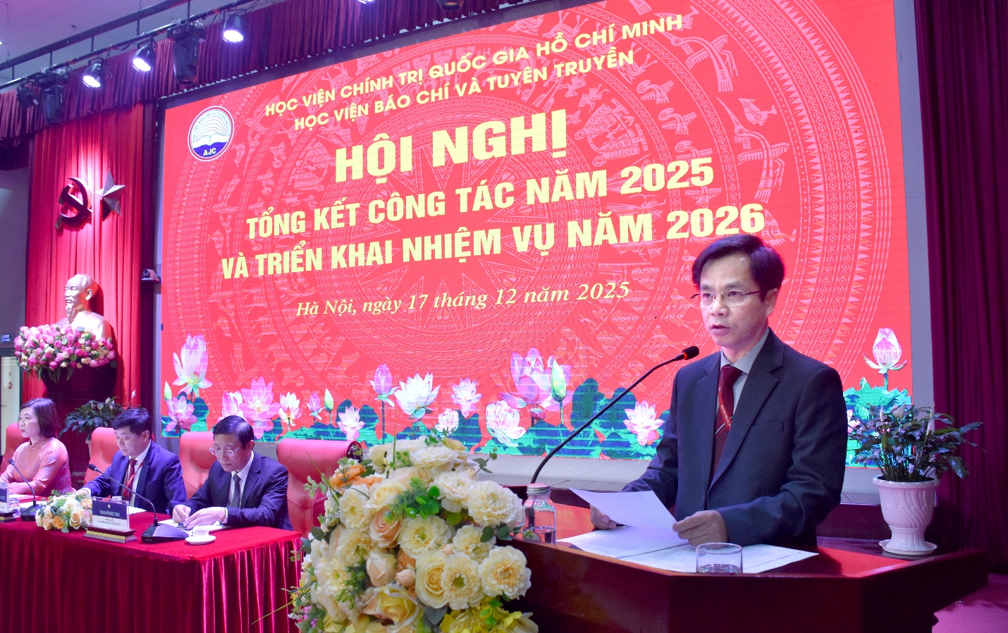 ThS. Vũ Quốc Cường, Chánh Văn phòng Học viện tham luận tại Hội nghị