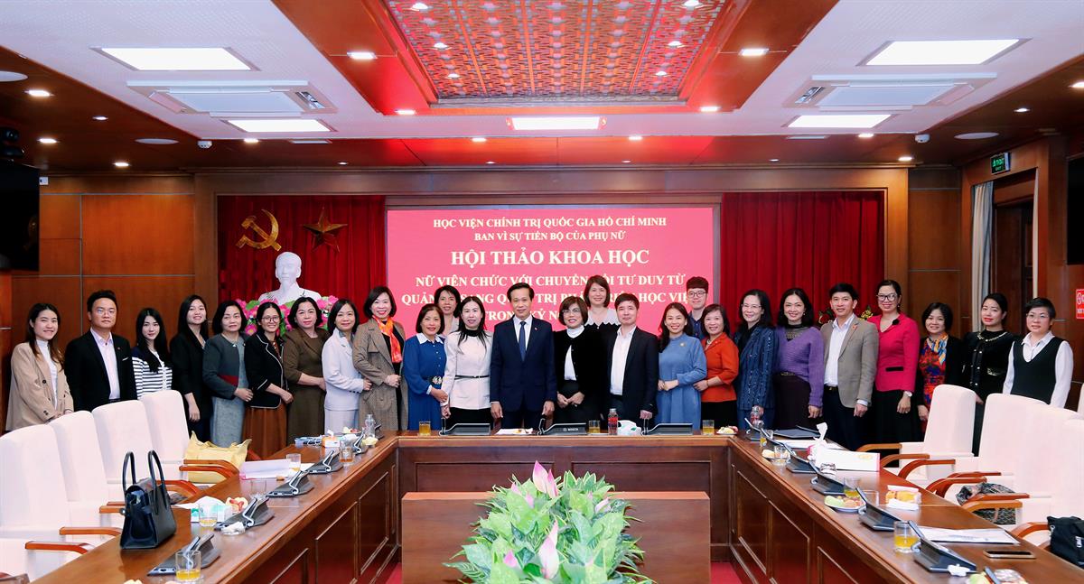 Hội thảo khoa học “Nữ viên chức với chuyển đổi tư duy từ quản lý sang quản trị phát triển Học viện trong kỷ nguyên số”