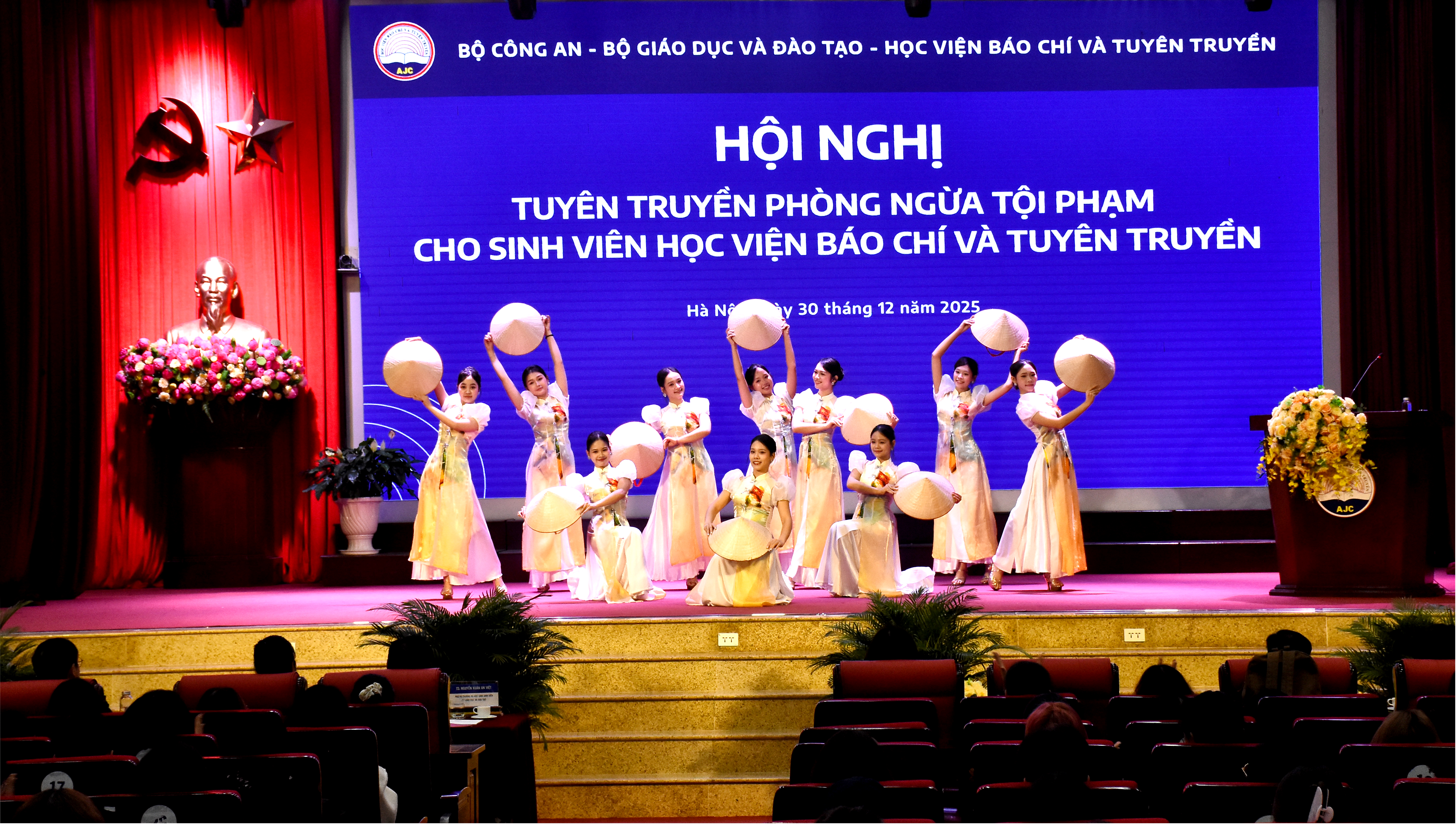 Chương trình văn nghệ tại Hội nghị