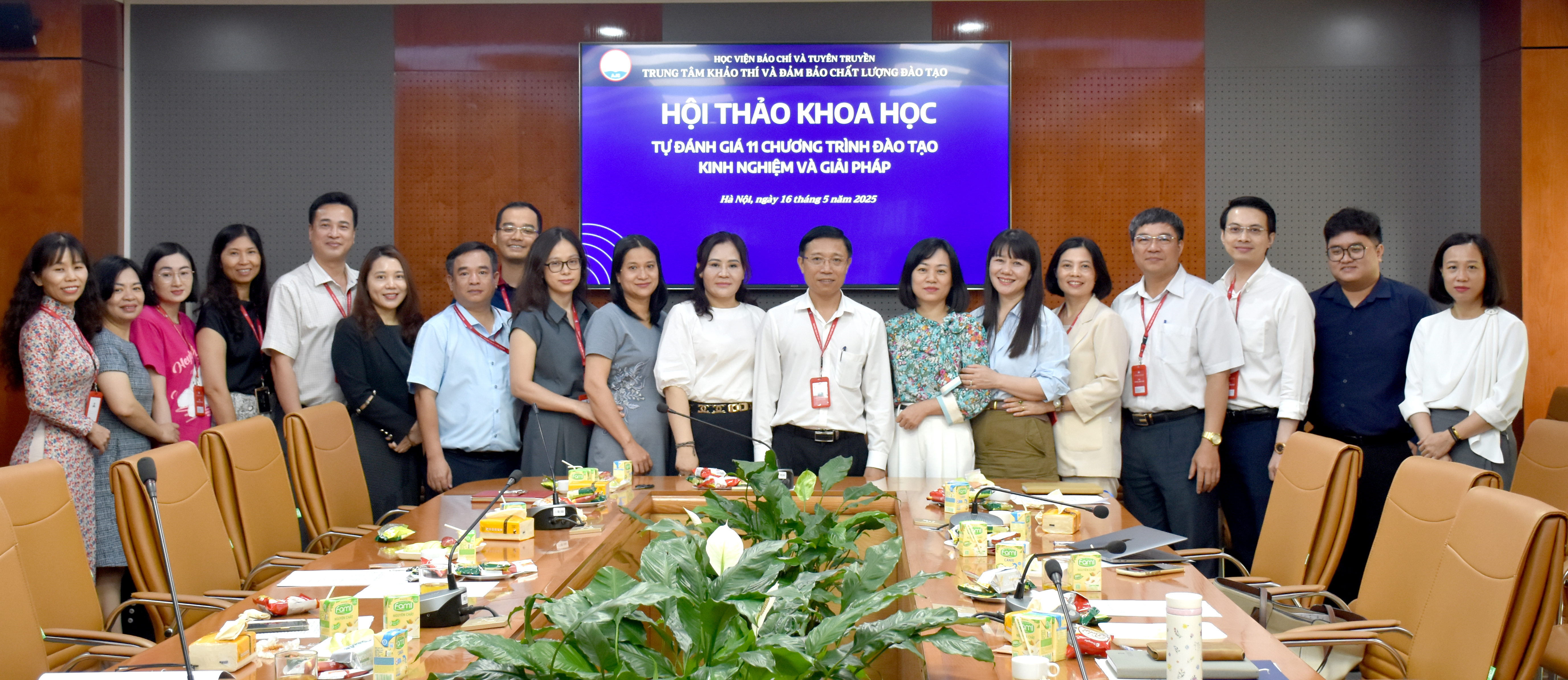 Hội thảo khoa học “Tự đánh giá 11 chương trình đào tạo - Kinh nghiệm và giải pháp”