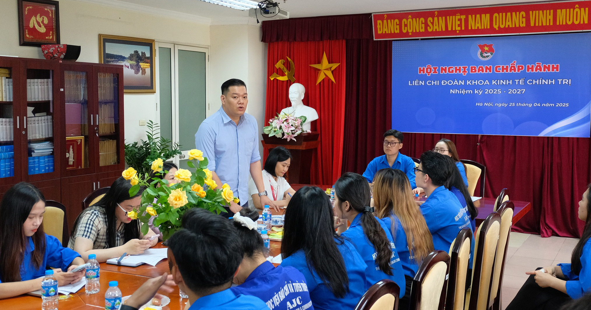 Hội nghị kiện toàn bổ sung Ban chấp hành Liên chi Đoàn Khoa Kinh tế chính trị nhiệm kỳ 2024 - 2027