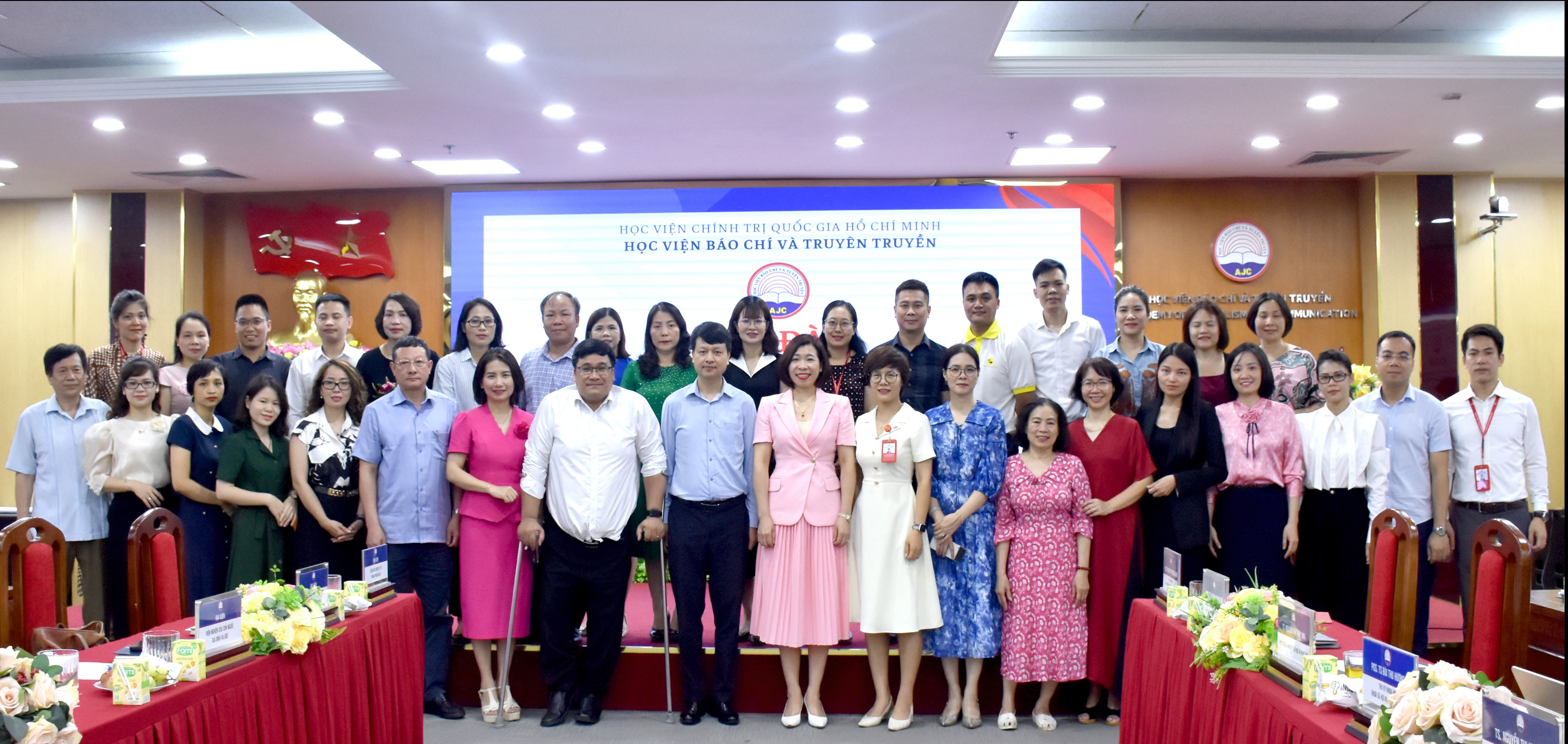 Tọa đàm “Thúc đẩy kết nối và ký kết hợp tác với các cơ sở thực hành, kiến tập, thực tập ngành Xã hội học và ngành Công tác xã hội”