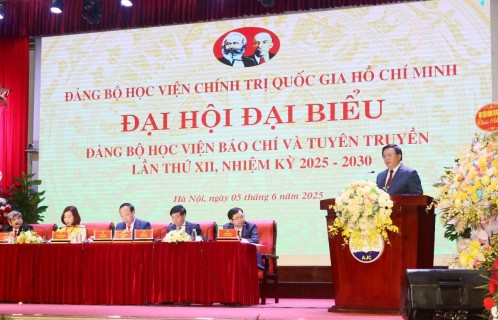 GS,TS. Nguyễn Xuân Thắng, Uỷ viên Bộ Chính trị, Bí thư Đảng uỷ, Giám đốc Học viện Chính trị quốc gia Hồ Chí Minh, Chủ tịch Hội đồng lý luận Trung ương dự và phát biểu chỉ đạo tại Đại hội Đại biểu Đảng bộ Học viện Báo chí và Tuyên truyền lần thứ XI