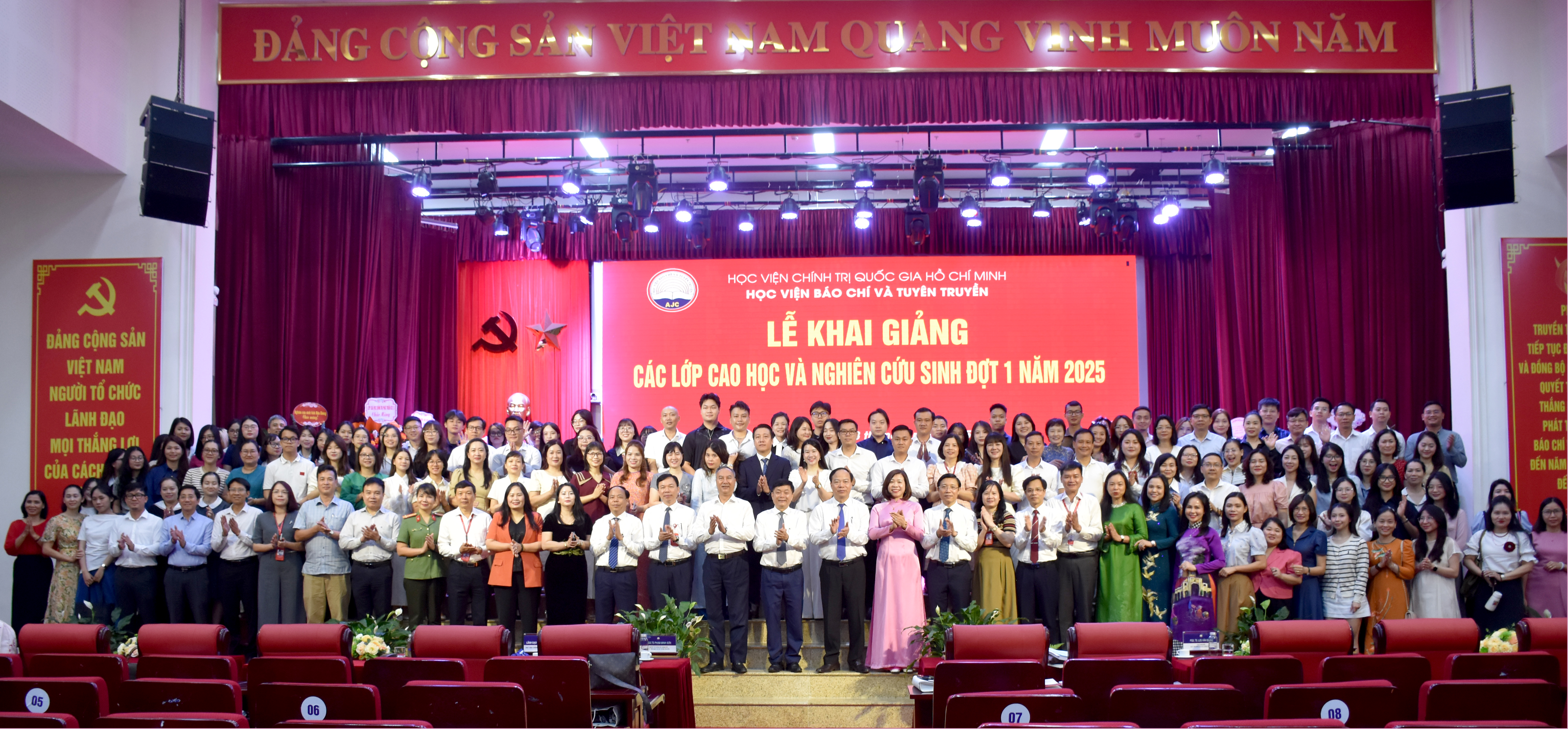 Lễ Khai giảng các lớp Cao học và Nghiên cứu sinh khóa 31 đợt 1 năm 2025
