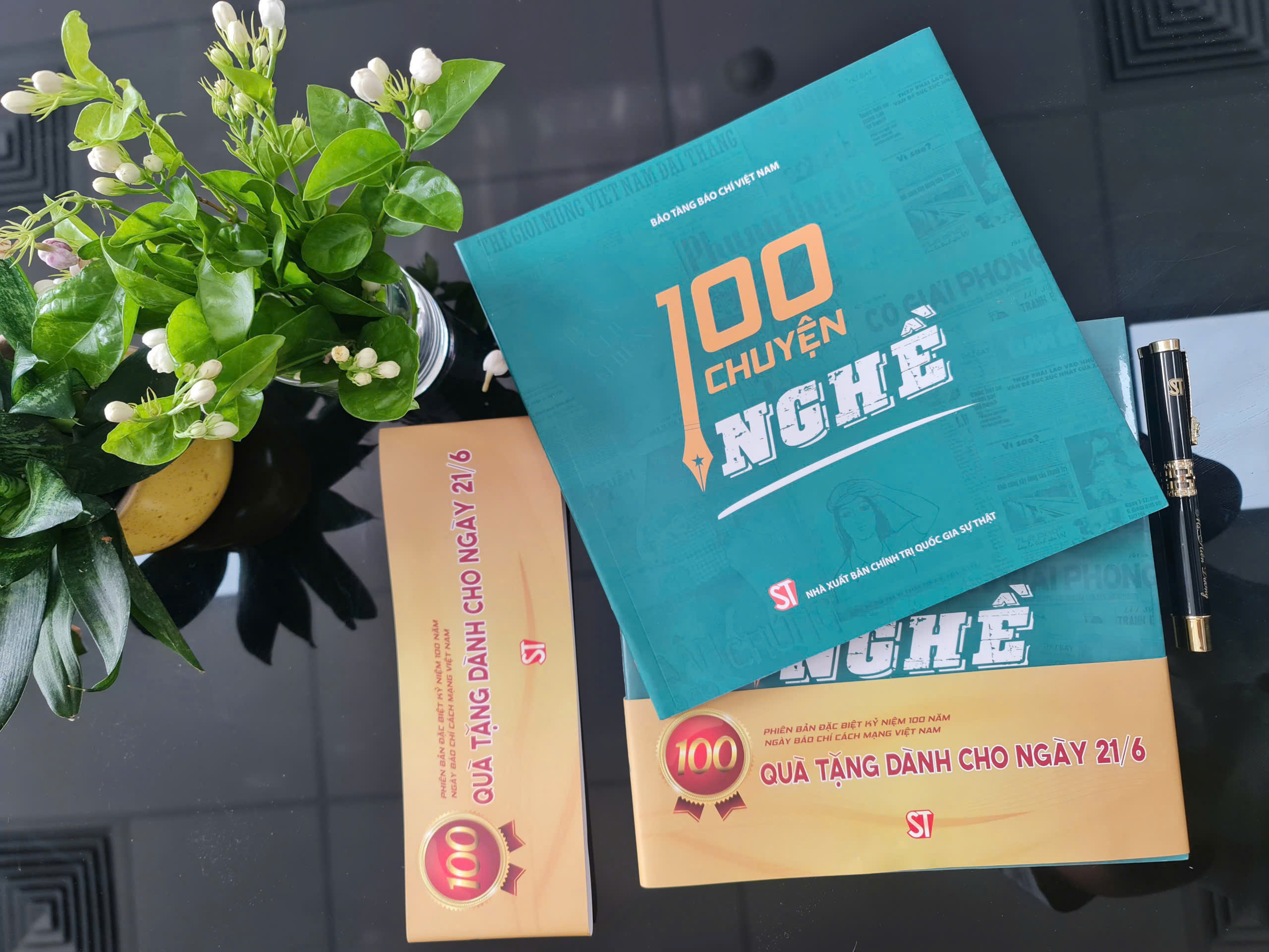 “100 chuyện nghề” - Nơi lưu giữ ký ức nghề Báo, tiếp lửa cho những cây bút hôm nay