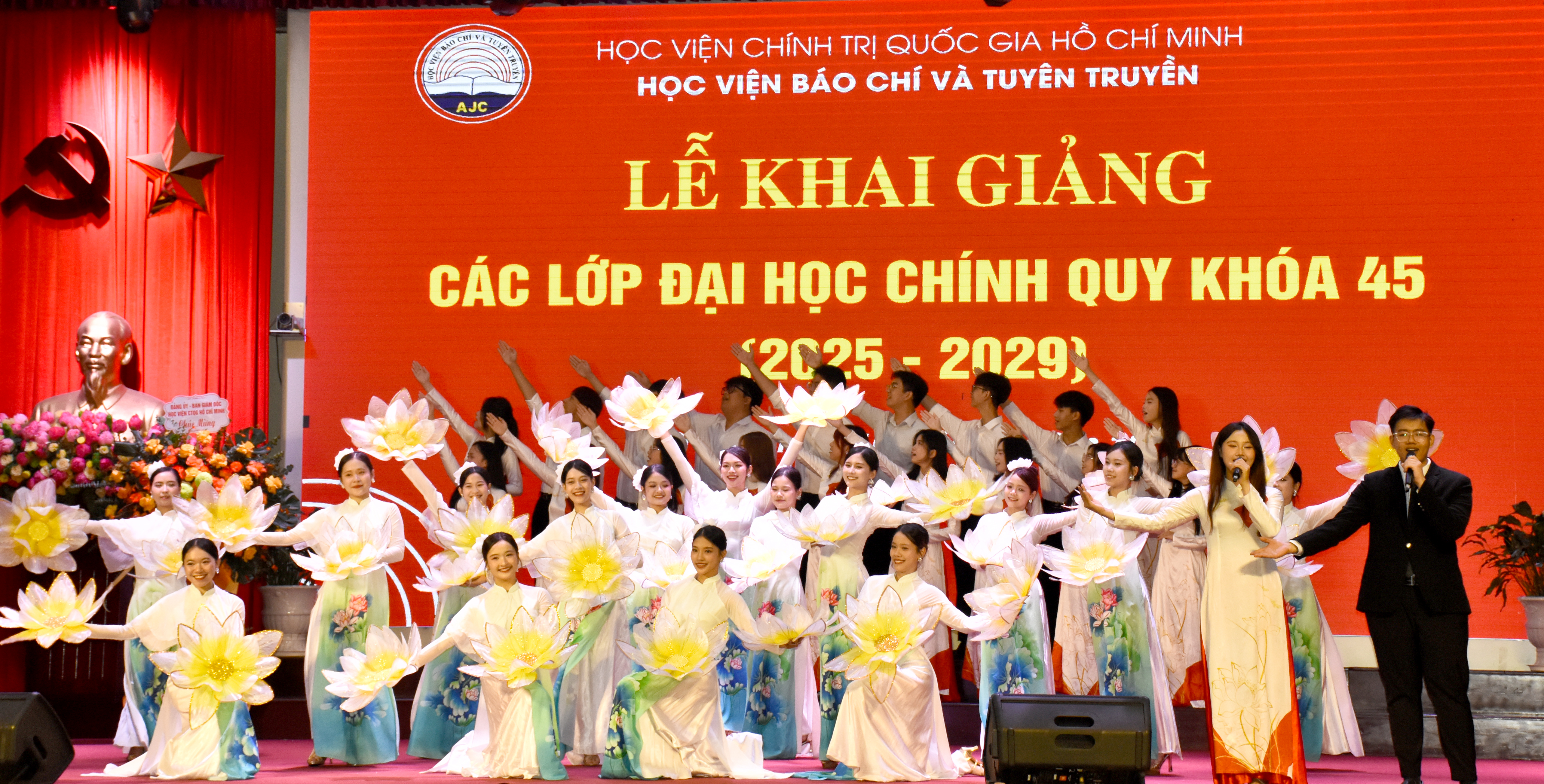 Khai giảng các lớp đại học chính quy tập trung khoá 45 (2025-2029)
