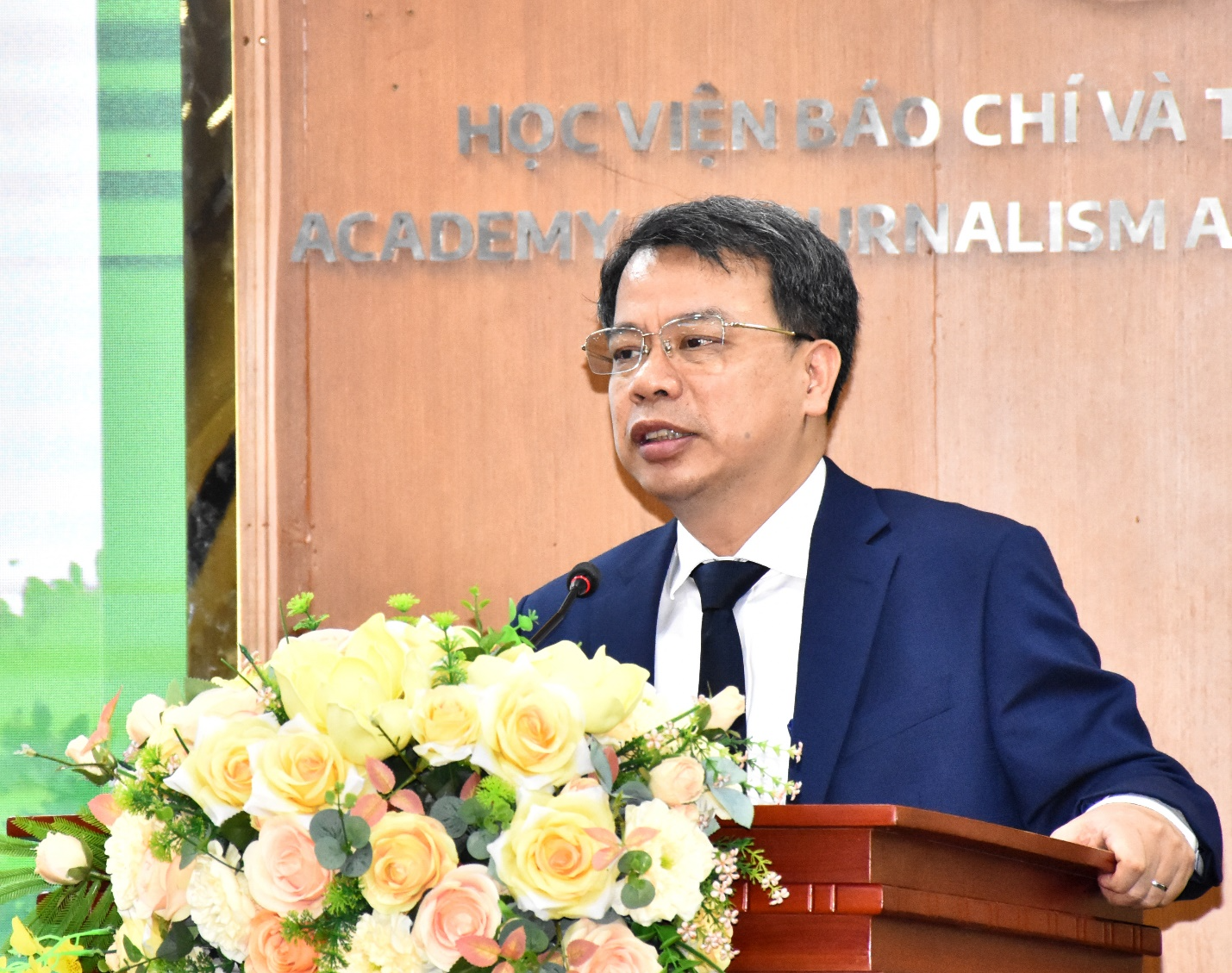PGS, TS. Nguyễn Quốc Huy, Giám đốc Học viện Y - Dược học Cổ truyền Việt Nam phát biểu đề dẫn Lễ ký kết