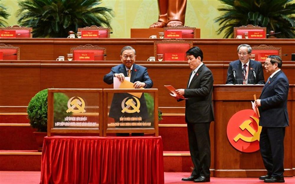 Công bố danh sách 200 ủy viên Trung ương Đảng khóa XIV