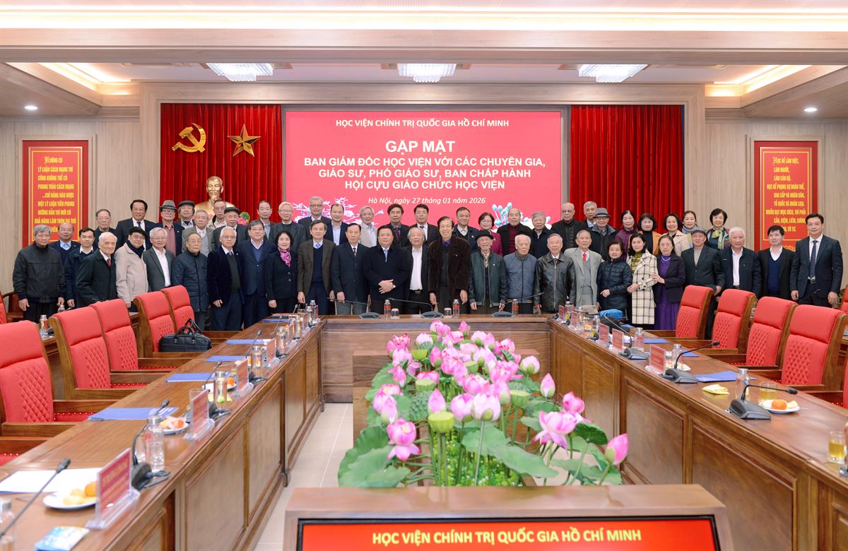 Ban Giám đốc Học viện Chính trị quốc gia Hồ Chí Minh gặp mặt các chuyên gia, giáo sư, phó giáo sư, Ban Chấp hành Hội Cựu giáo chức Học viện