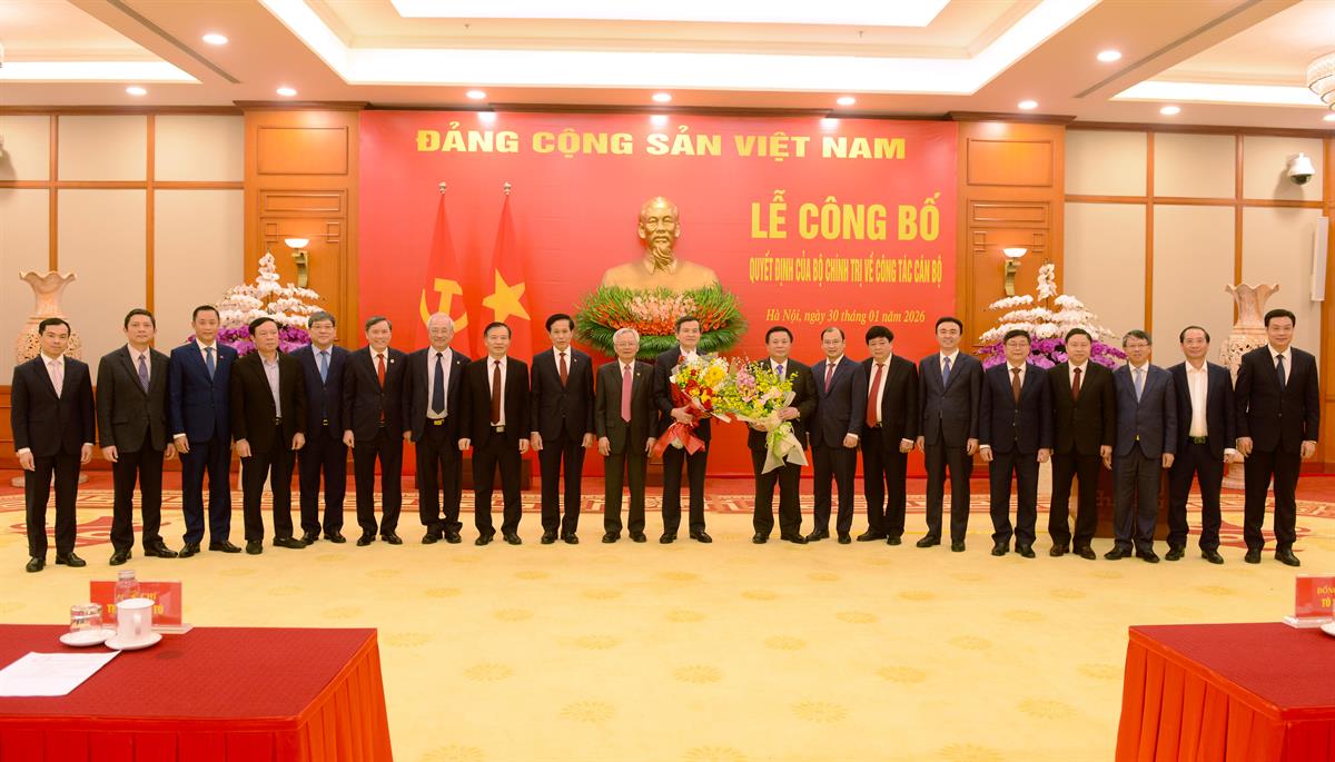 Tổng Bí thư Tô Lâm trao Quyết định của Bộ Chính trị phân công, bổ nhiệm cán bộ