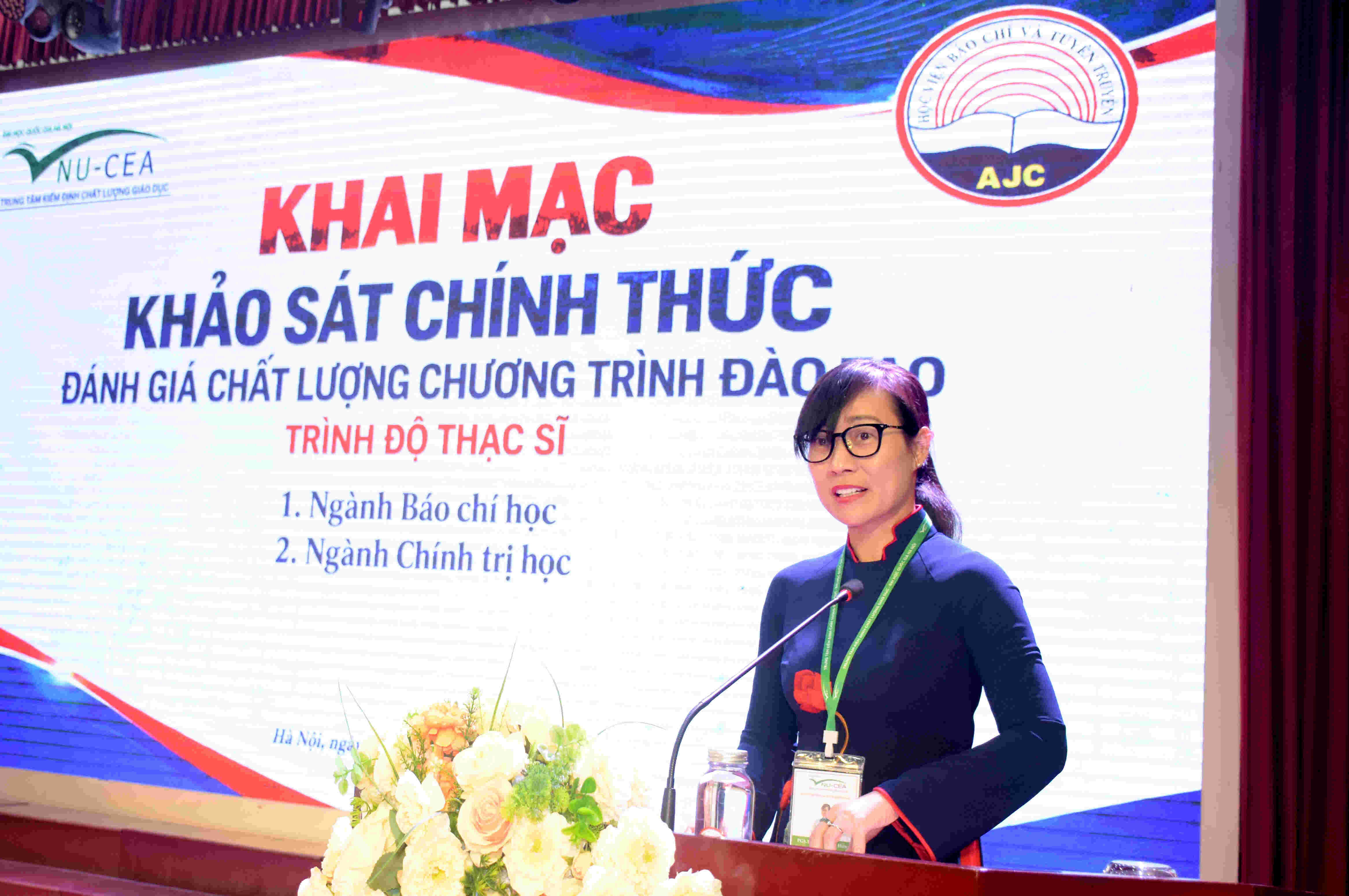 PGS,TS. Tạ Thị Thu Hiền, Giám đốc Trung tâm Kiểm định chất lượng giáo dục - Đại học Quốc gia Hà Nội, phát biểu khai mạc