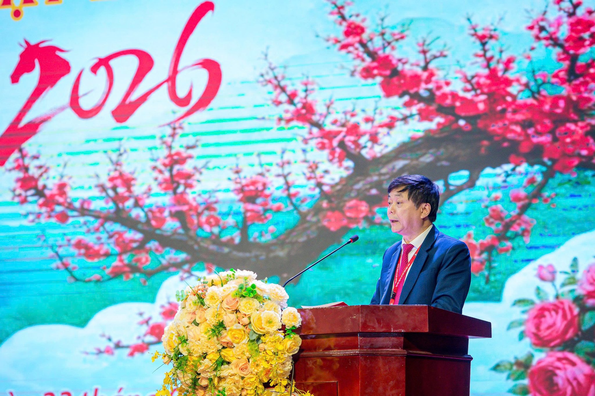 PGS,TS. Phạm Minh Sơn, Giám đốc Học viện Báo chí và Tuyên truyền phát biểu cảm ơn lãnh đạo Học viện Chính trị Hồ Chí Minh