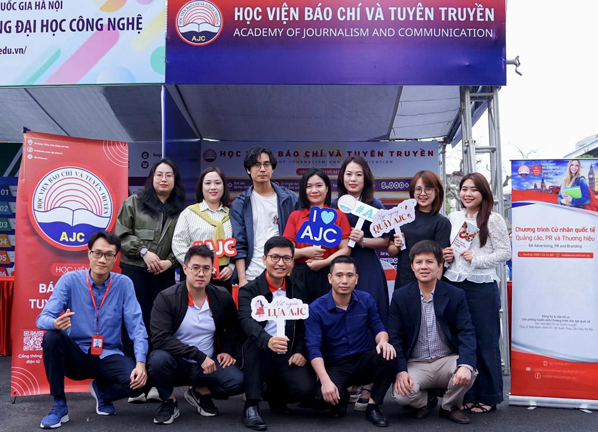Học viện Báo chí và Tuyên truyền tham gia Ngày hội tư vấn tuyển sinh - hướng nghiệp tại Trường Đại học Hàng hải Việt Nam