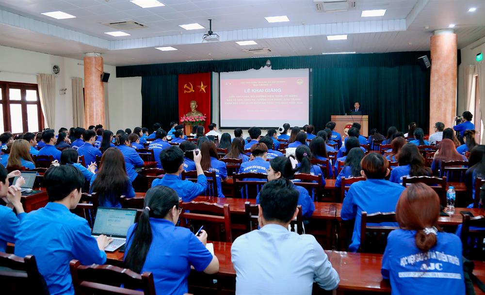 Khai giảng Lớp tập huấn, bồi dưỡng kiến thức, kỹ năng bảo vệ nền tảng tư tưởng của Đảng, đấu tranh phản bác các quan điểm sai trái thù địch năm 2026