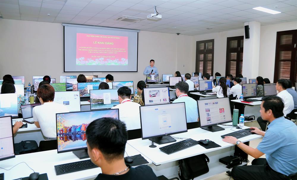 Khai giảng Lớp bồi dưỡng nâng cao kiến thức về chuyển đổi số, trí tuệ nhân tạo và an toàn, an ninh thông tin