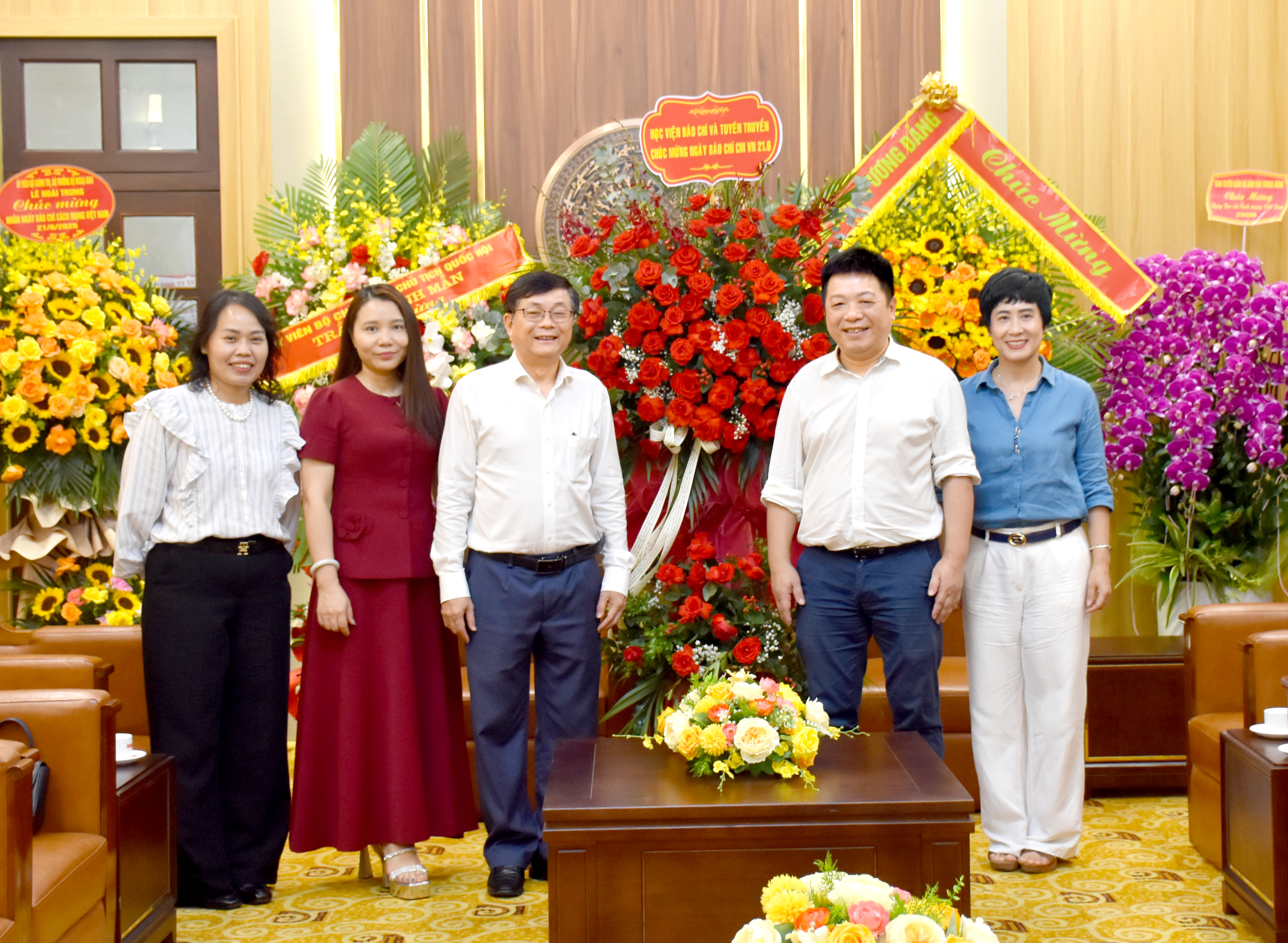 Lãnh đạo Học viện chúc mừng các cơ quan báo chí nhân kỷ niệm 101 năm Ngày Báo chí Cách mạng Việt Nam