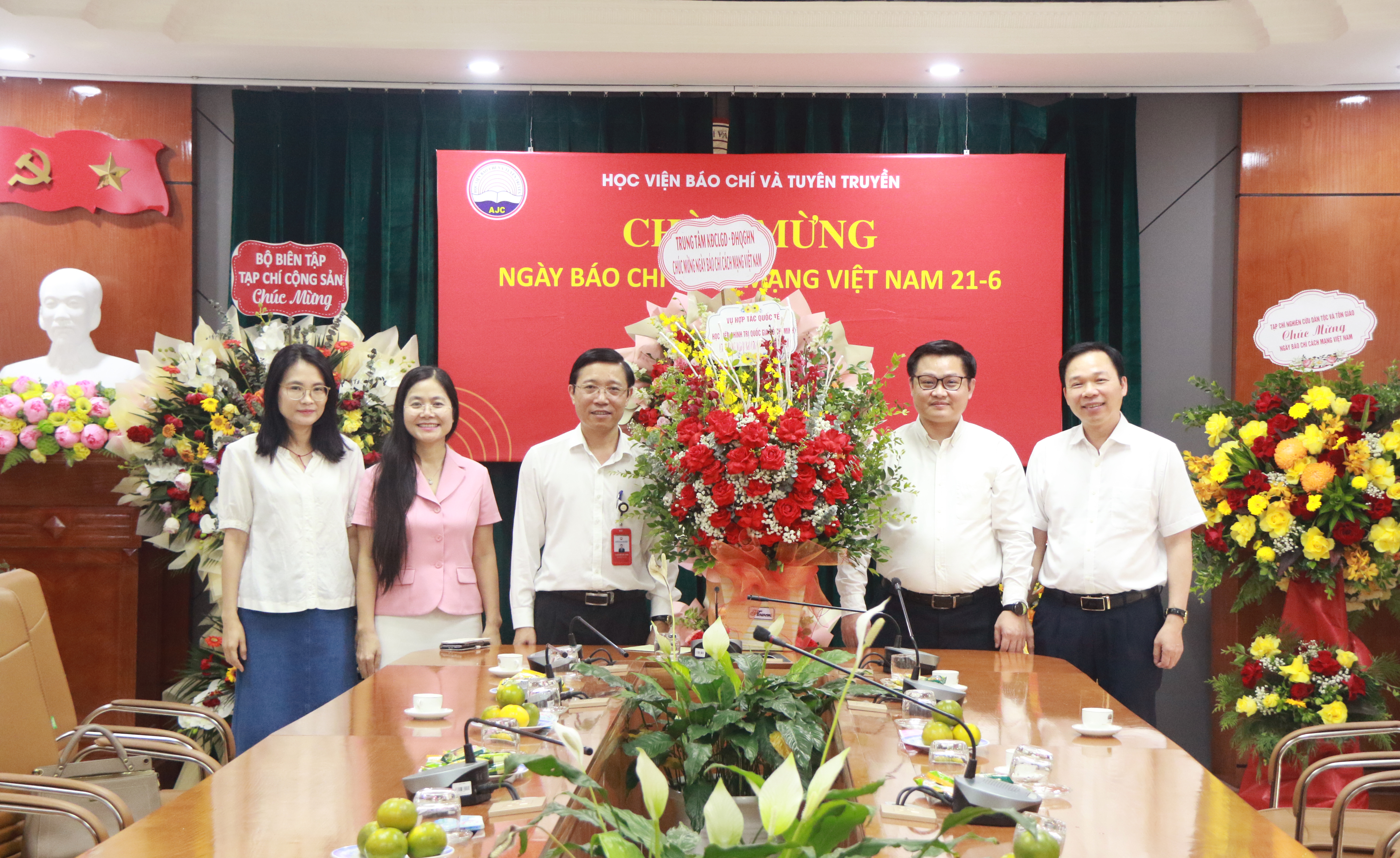 Vụ Hợp tác quốc tế, Bộ Giáo dục và Đào tạo chúc mừng Học viện