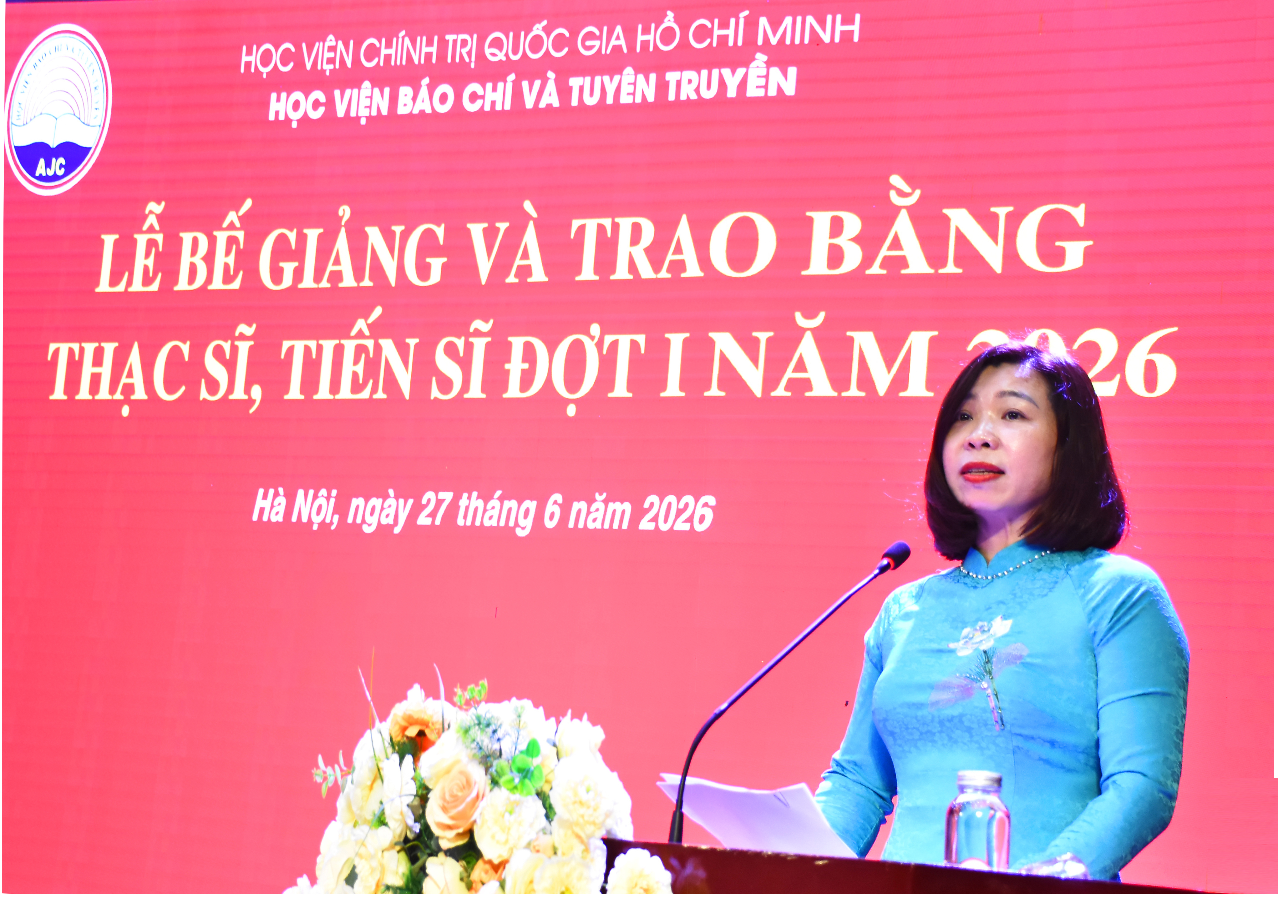 PGS,TS. Nguyễn Thị Trường Giang, Phó Giám đốc Học viện báo cáo tổng kết công tác đào tạo và cấp bằng thạc sĩ, tiến sĩ đợt 1 năm 2026