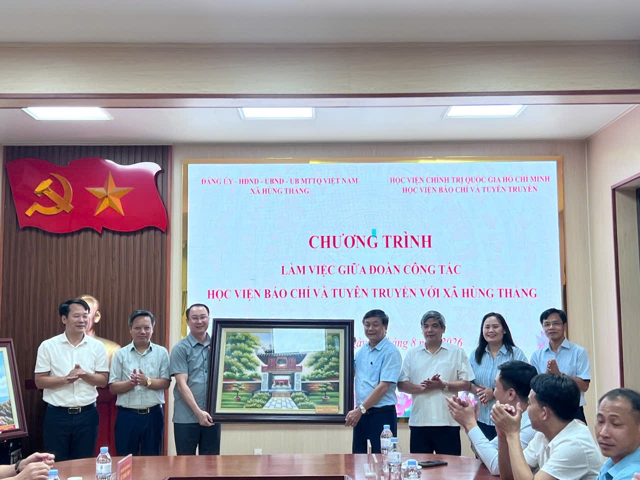 Đoàn công tác Học viện Báo chí và Tuyên truyền thăm và làm việc tại xã Hùng Thắng, thành phố Hải Phòng