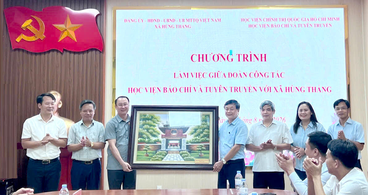 Đoàn công tác Học viện Báo chí và Tuyên truyền thăm và làm việc tại xã Hùng Thắng, thành phố Hải Phòng