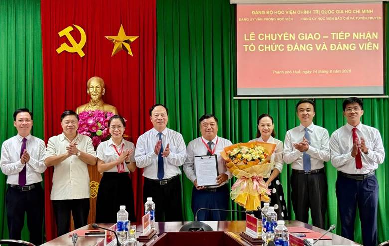 Chi bộ Cơ sở Học viện Báo chí và Tuyên truyền tại Huế chính thức trực thuộc Đảng bộ Học viện Báo chí và Tuyên truyền