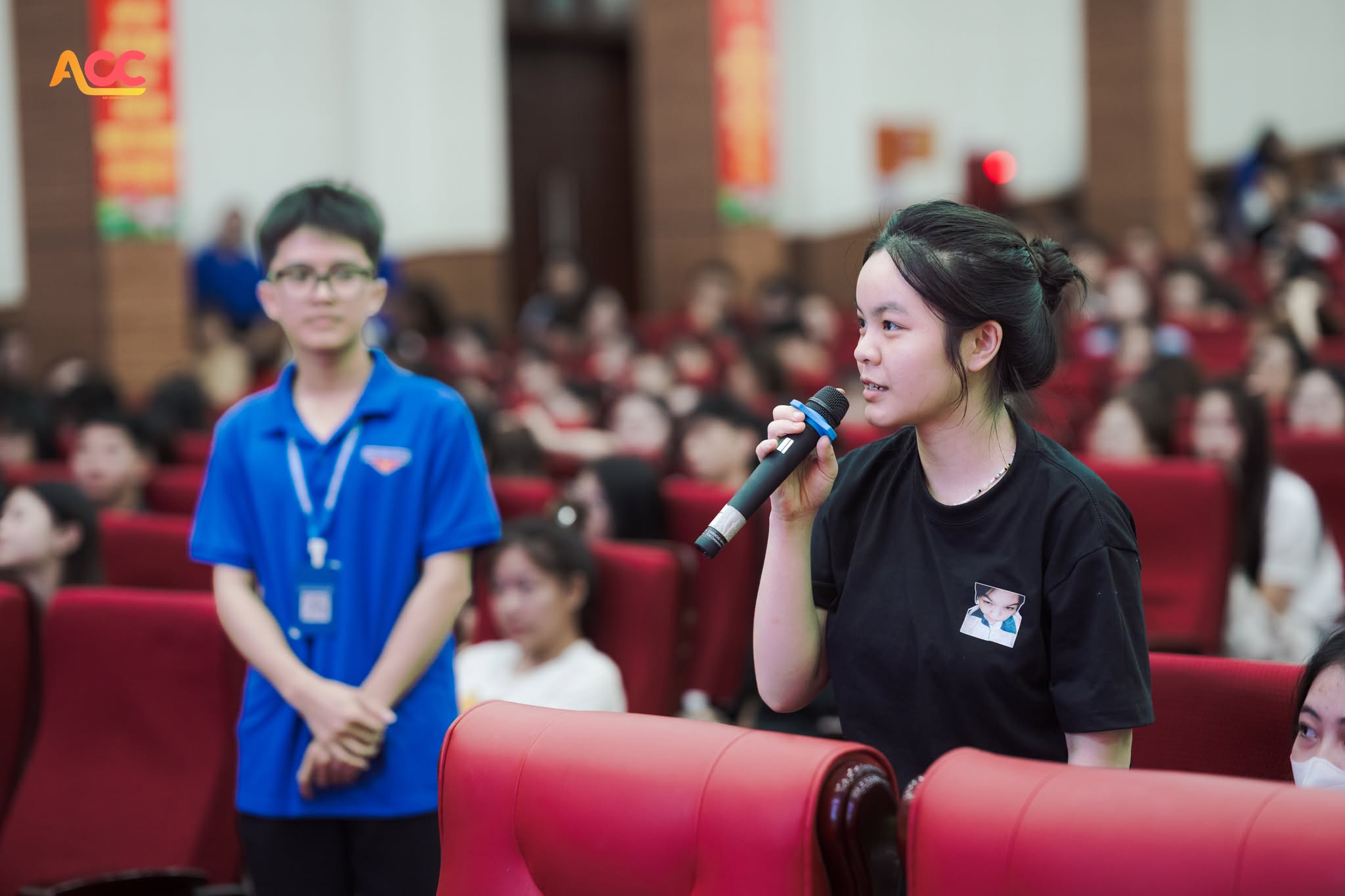 Sinh viên Học viện tham gia giao lưu, trao đổi với báo cáo viên tại Tuần sinh hoạt công dân giữa khóa K44 năm 2026.