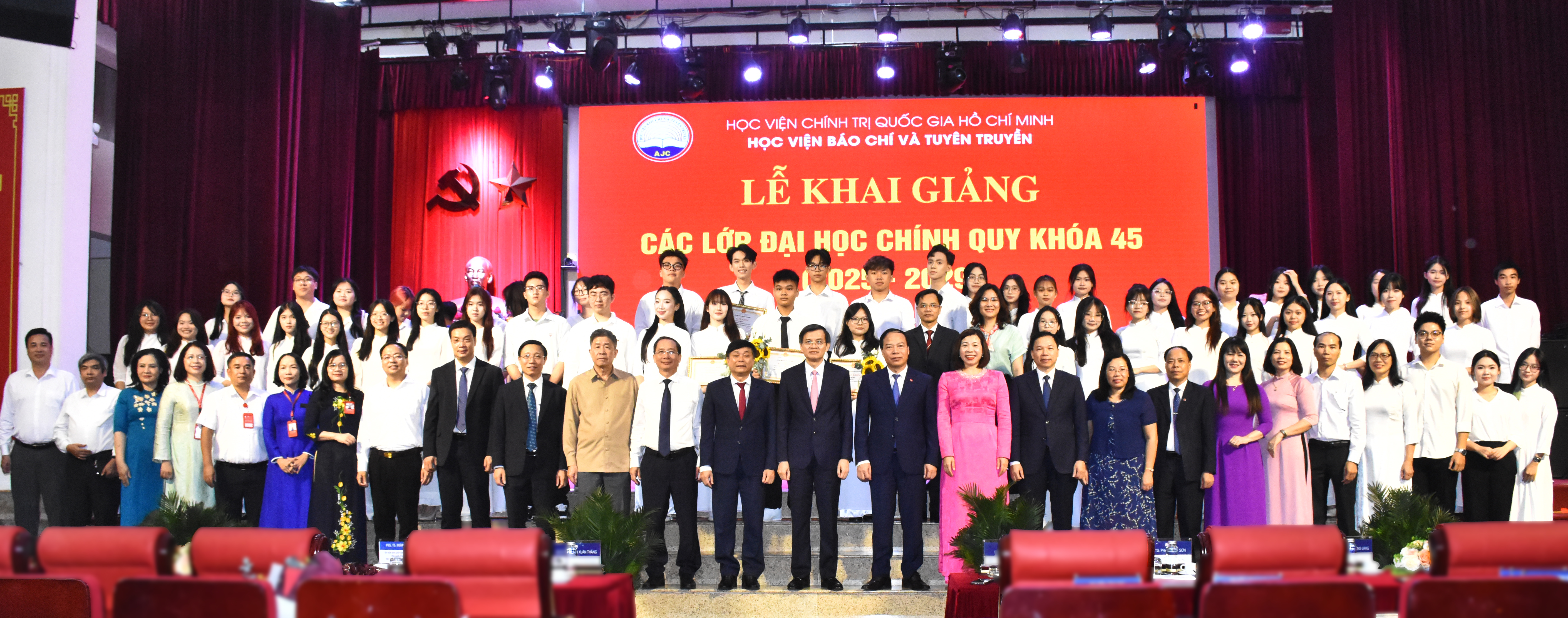 Học viện Báo chí và Tuyên truyền khai giảng các lớp đại học chính quy tập trung khoá 45 (2025-2029) (video)